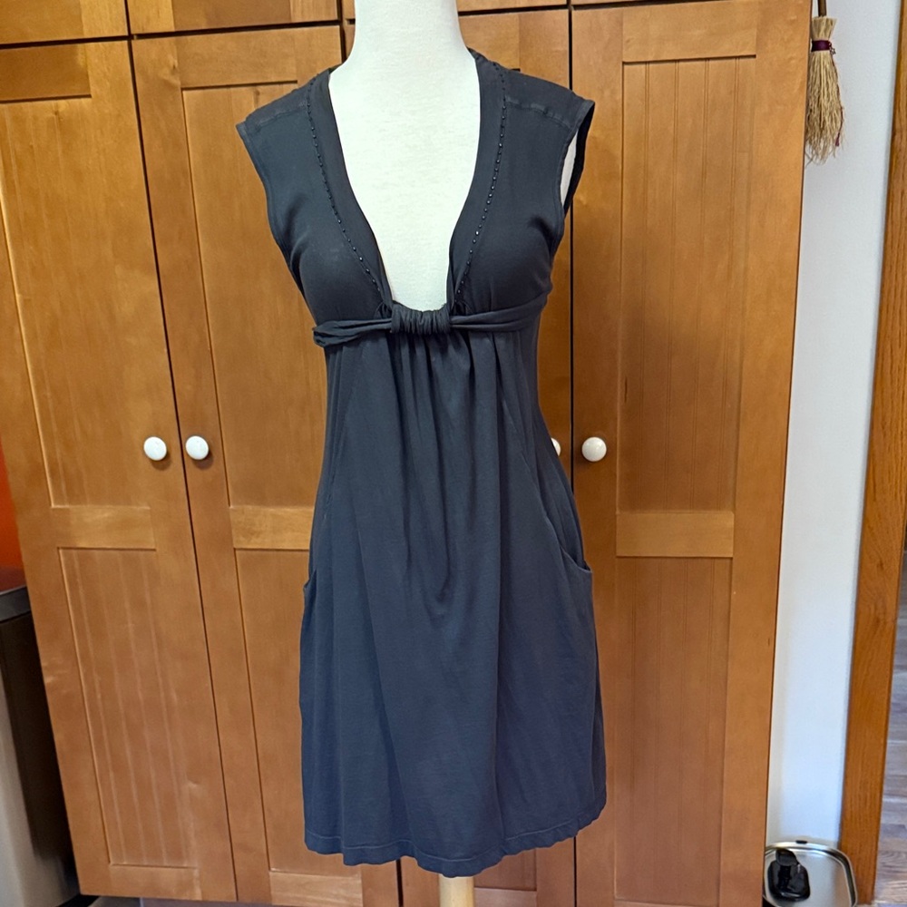 Label + Thread sleeveless Gray Dress with Deep V-Neck XS